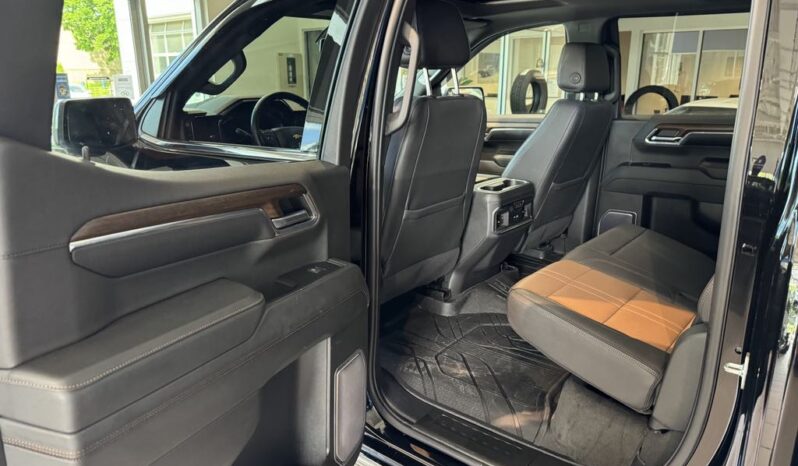 
								2023 Chevrolet Silverado 1500 Crew Cab 4×4 High full									