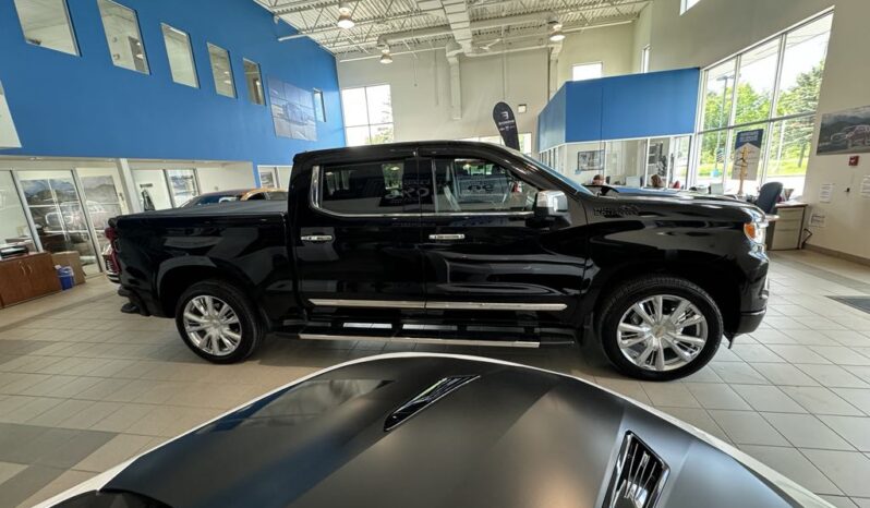 
								2023 Chevrolet Silverado 1500 Crew Cab 4×4 High full									