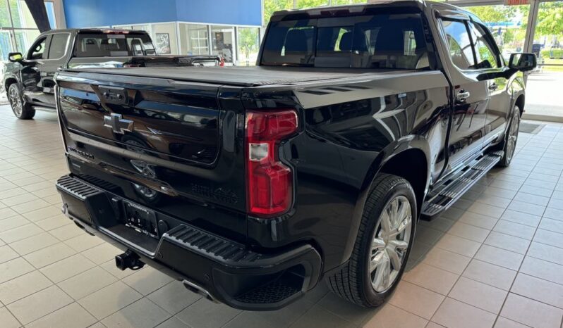 
								2023 Chevrolet Silverado 1500 Crew Cab 4×4 High full									