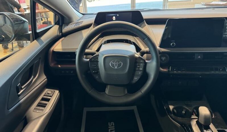 
								2024 Toyota Prius Plug-In SE full									