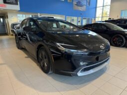 
										2024 Toyota Prius Plug-In SE full									