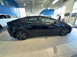 
										2024 Toyota Prius Plug-In SE full									