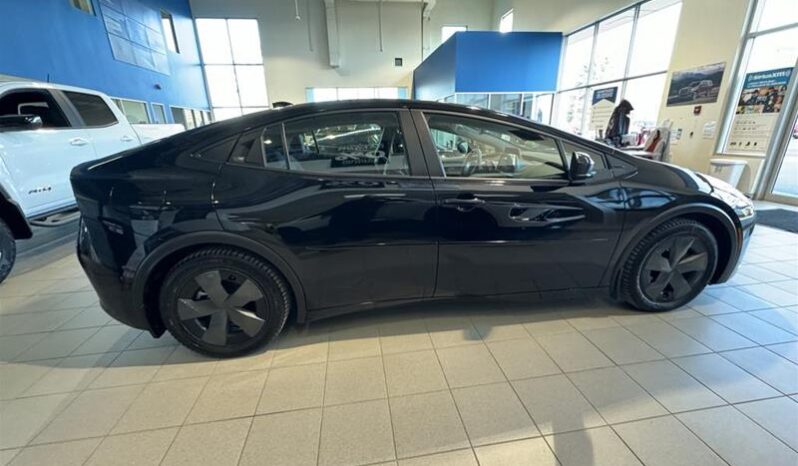 
								2024 Toyota Prius Plug-In SE full									