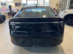 
										2024 Toyota Prius Plug-In SE full									