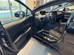 
										2024 Toyota Prius Plug-In SE full									