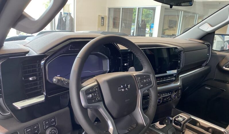 
								2025 Chevrolet Silverado 1500 Crew Cab Standard full									