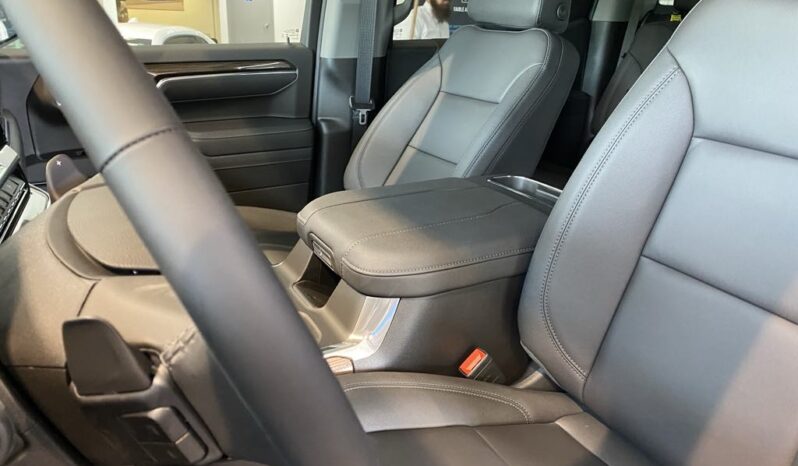 
								2025 Chevrolet Silverado 1500 Crew Cab Standard full									