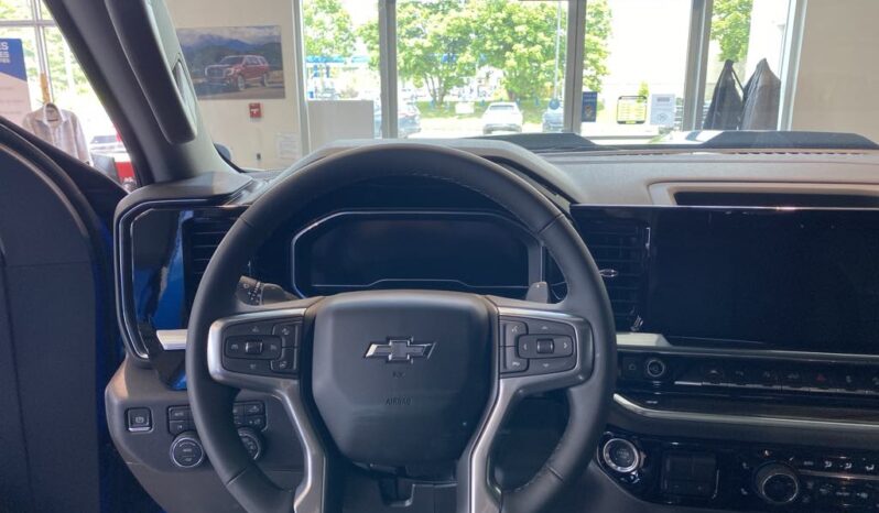 
								2025 Chevrolet Silverado 1500 Crew Cab Standard full									