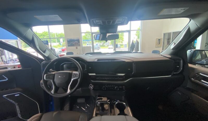 
								2025 Chevrolet Silverado 1500 Crew Cab Standard full									