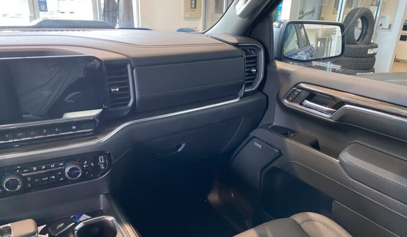 
								2025 Chevrolet Silverado 1500 Crew Cab Standard full									