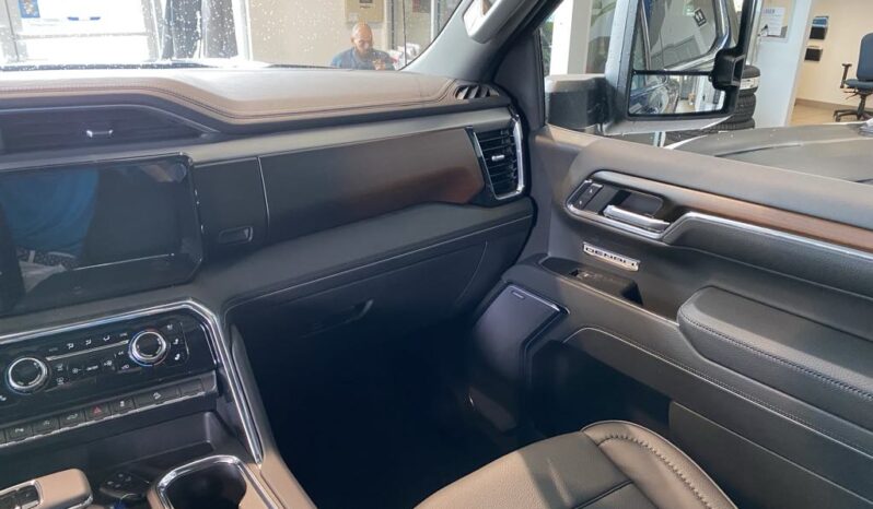 
								2025 GMC Sierra 1500 Crew Cab Standard full									