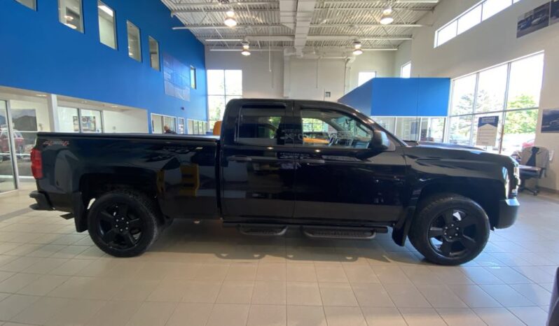 
								2017 Chevrolet Silverado 1500 Double 4×4 Wt full									