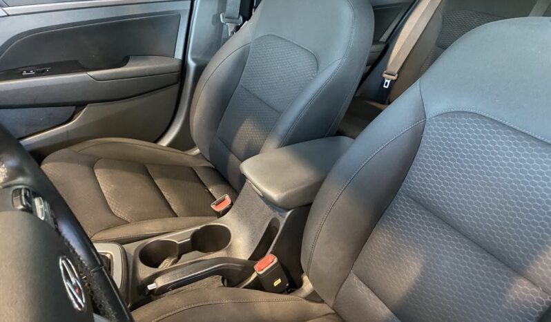 
								2020 Hyundai Elantra Preferred Ivt full									
