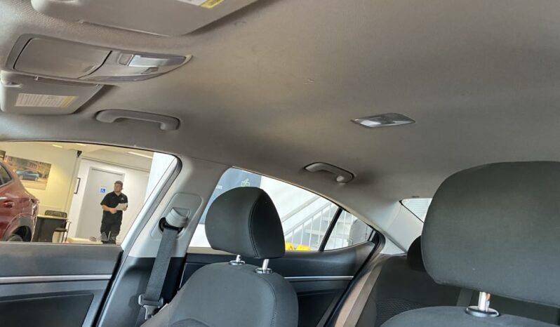 
								2020 Hyundai Elantra Preferred Ivt full									
