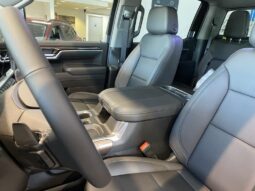 
										2025 Chevrolet Silverado 1500 Crew Cab Standard full									