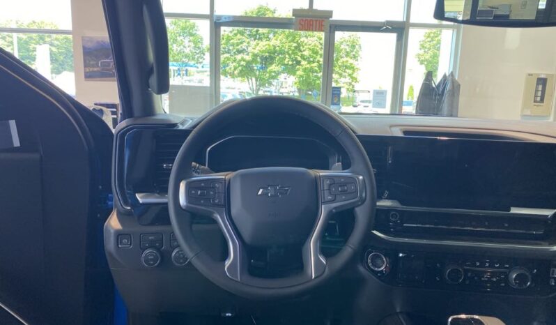 
								2025 Chevrolet Silverado 1500 Crew Cab Standard full									