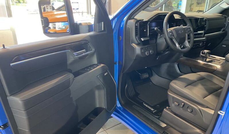 
								2025 Chevrolet Silverado 1500 Crew Cab Standard full									