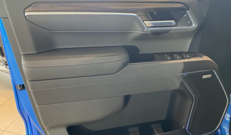 
								2025 Chevrolet Silverado 1500 Crew Cab Standard full									