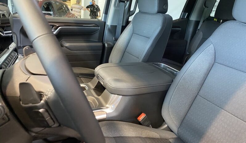 
								2025 Chevrolet Silverado 1500 Crew Cab Standard full									