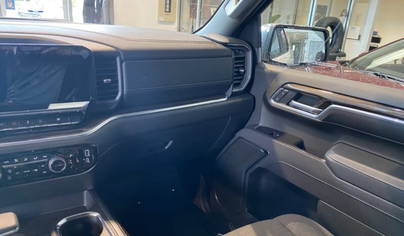 
								2025 Chevrolet Silverado 1500 Crew Cab Standard full									