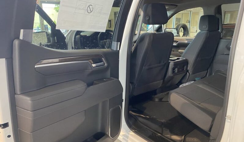 
								2025 Chevrolet Silverado 1500 Crew Cab Standard full									