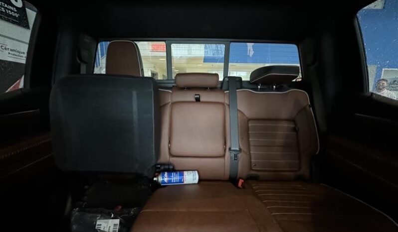 
								2025 GMC Sierra 1500 Crew Cab Short Box 4-Wheel Drive Denali Ultimate full									