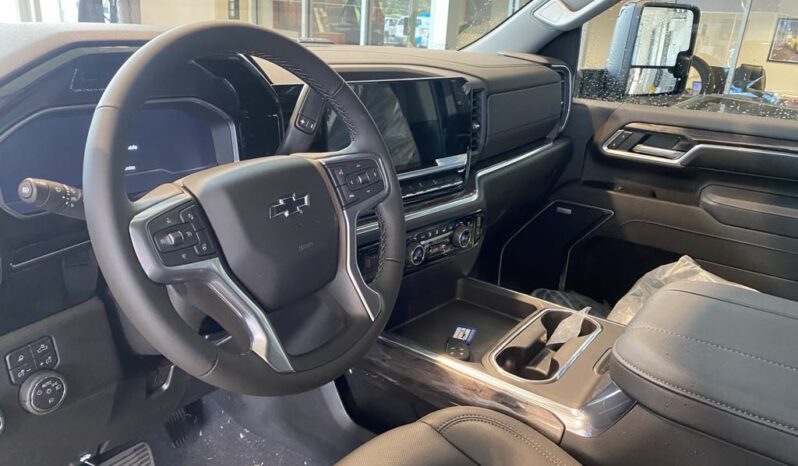 
								2025 Chevrolet Silverado 2500 4wd Crew Cab Long full									