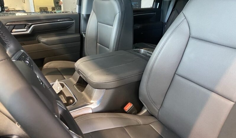 
								2025 Chevrolet Silverado 2500 4wd Crew Cab Long full									
