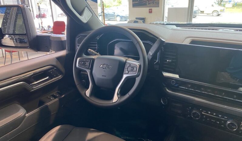 
								2025 Chevrolet Silverado 2500 4wd Crew Cab Long full									