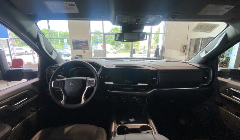 
								2025 Chevrolet Silverado 2500 4wd Crew Cab Long full									
