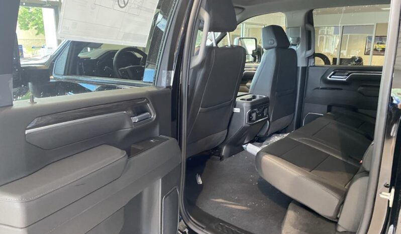 
								2025 Chevrolet Silverado 2500 4wd Crew Cab Long full									