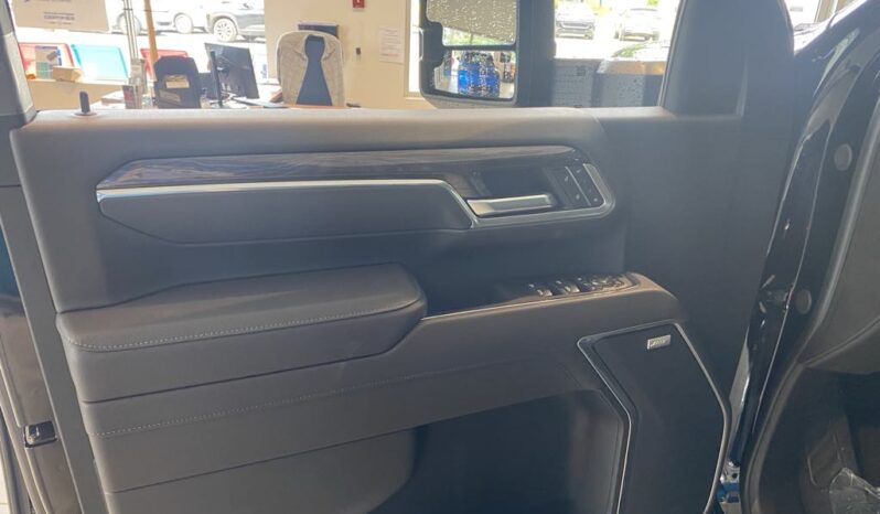 
								2025 Chevrolet Silverado 2500 4wd Crew Cab Long full									
