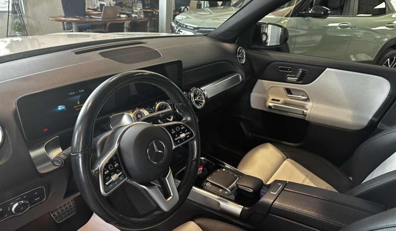 
								2021 Mercedes-Benz GLB250 4MATIC SUV full									