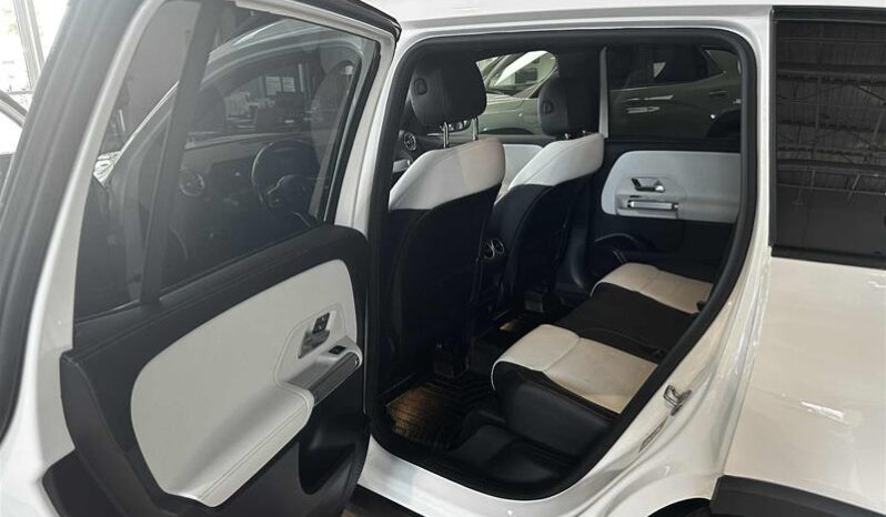 
								2021 Mercedes-Benz GLB250 4MATIC SUV full									