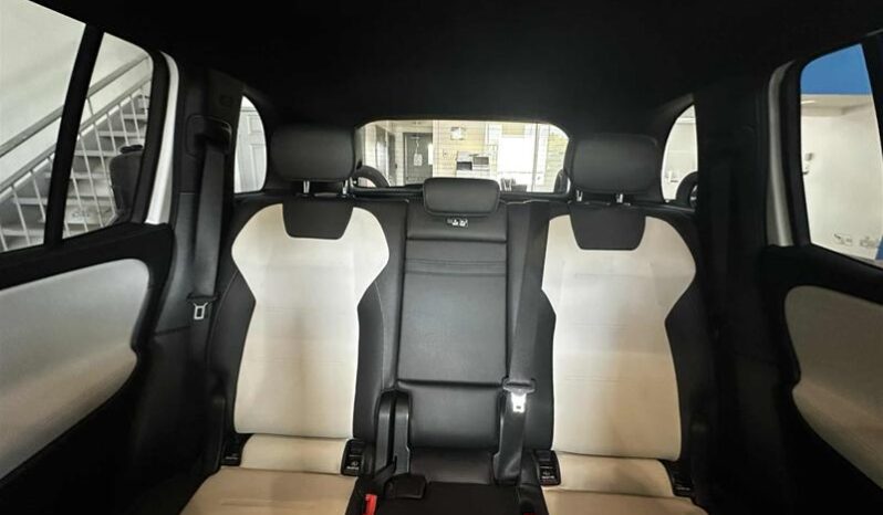 
								2021 Mercedes-Benz GLB250 4MATIC SUV full									