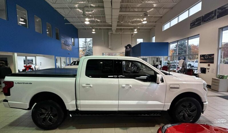 
								2023 Ford F-150 Lightning 4×4 – Supercrew full									