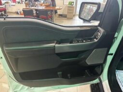 
										2023 Ford F-150 Lightning 4×4 – Supercrew full									