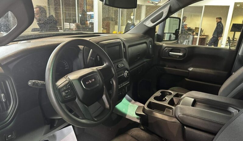 2023 GMC Sierra 1500 Crew Cab 4×4 Pro full