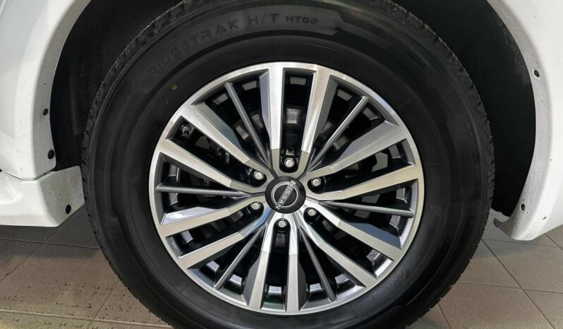 2023 Nissan Armada Sl At full