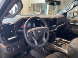 2025 Chevrolet Silverado 1500 Crew Cab Standard Box 4-Wheel Drive LT full