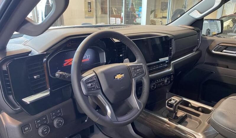 2025 Chevrolet Silverado 1500 Crew Cab Standard Box 4-Wheel Drive LT full