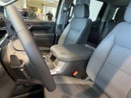 2025 Chevrolet Silverado 1500 Crew Cab Standard Box 4-Wheel Drive LT full