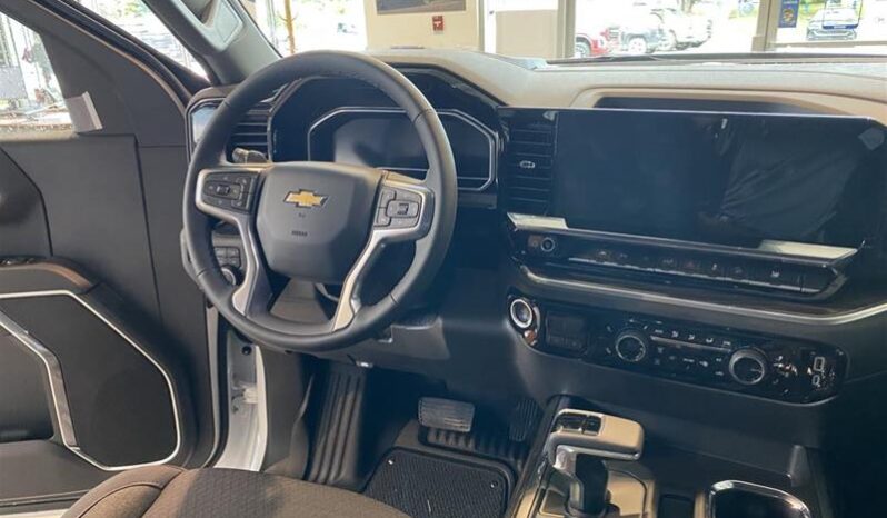 2025 Chevrolet Silverado 1500 Crew Cab Standard Box 4-Wheel Drive LT full