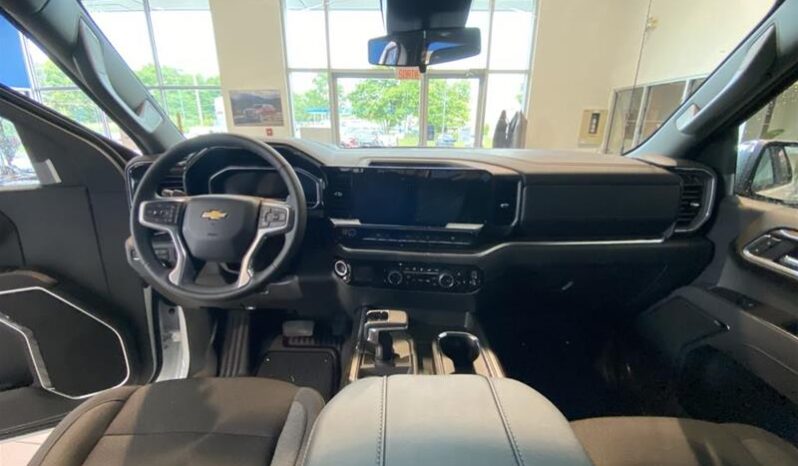 2025 Chevrolet Silverado 1500 Crew Cab Standard Box 4-Wheel Drive LT full