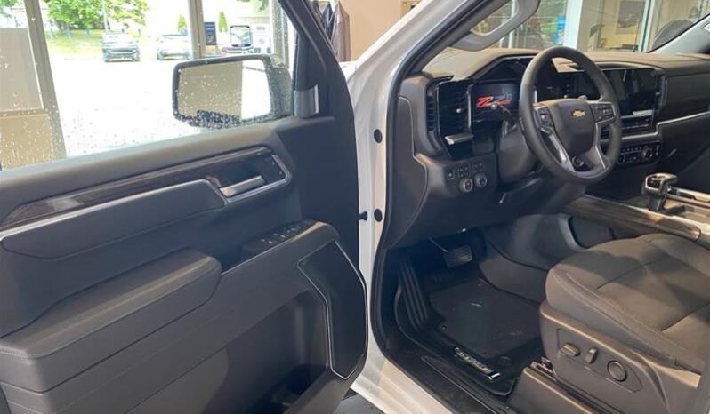 2025 Chevrolet Silverado 1500 Crew Cab Standard Box 4-Wheel Drive LT full