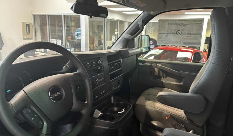 
								2025 GMC Savana Cargo 2500 Regular full									