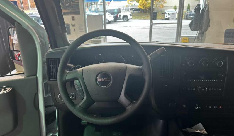 
								2025 GMC Savana Cargo 2500 Regular full									