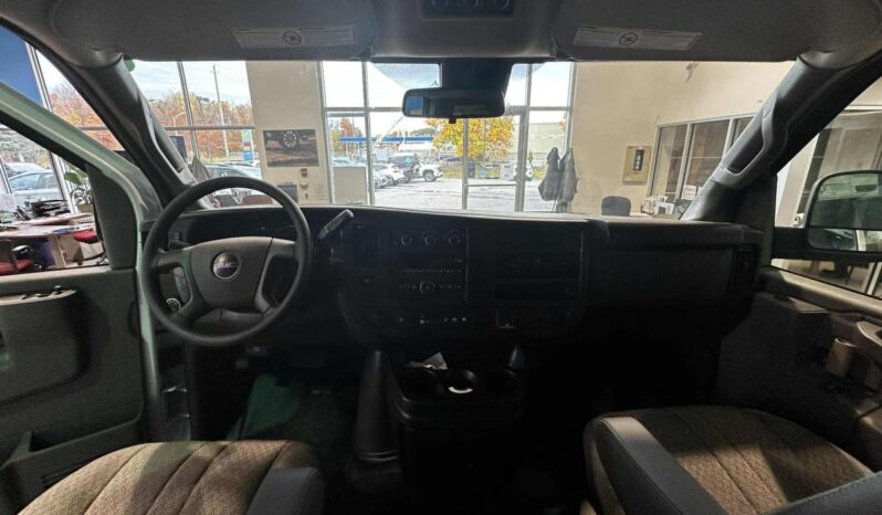 
								2025 GMC Savana Cargo 2500 Regular full									
