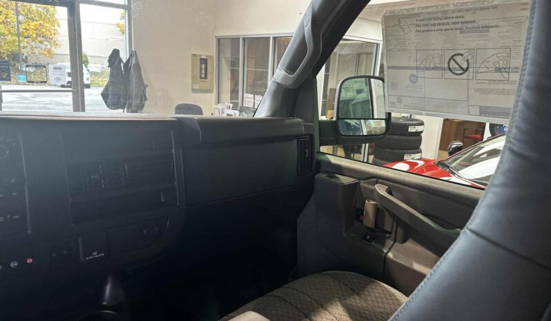 
								2025 GMC Savana Cargo 2500 Regular full									