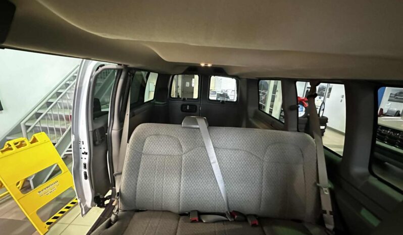 
								2025 GMC Savana Cargo 2500 Regular full									